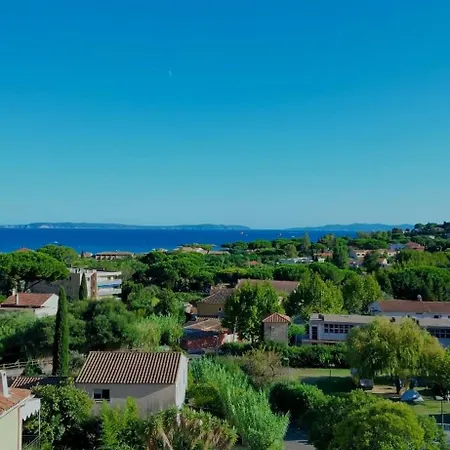 Au Petit Bonheur Vue Mer, Parking, 400m