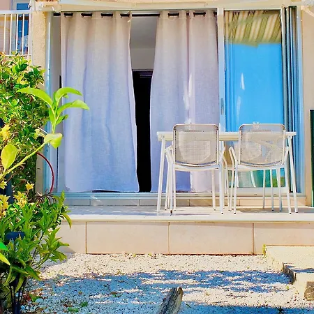 Appartement Au Petit Bonheur Vue Mer, Parking, 400m