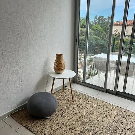 Au Petit Bonheur Vue Mer, Parking, 400m